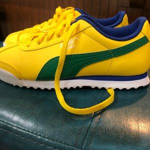 Boys puma sneakers size little kids 1